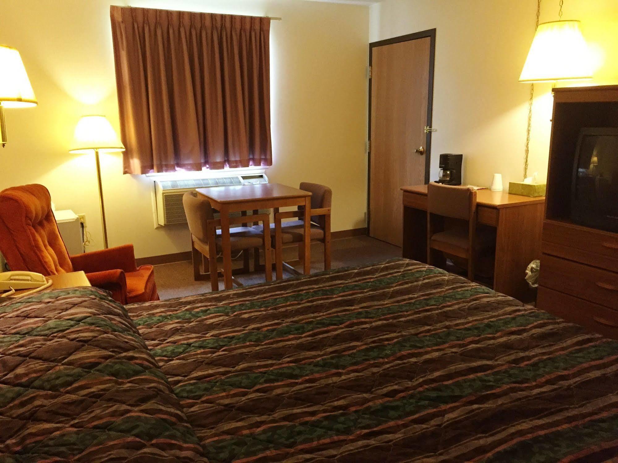 Coronado Motel & Rv Park Lindsborg Dış mekan fotoğraf